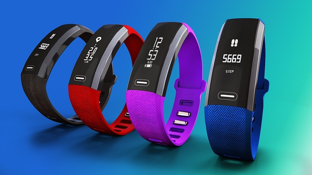 Fitness watch monitoring heart rate