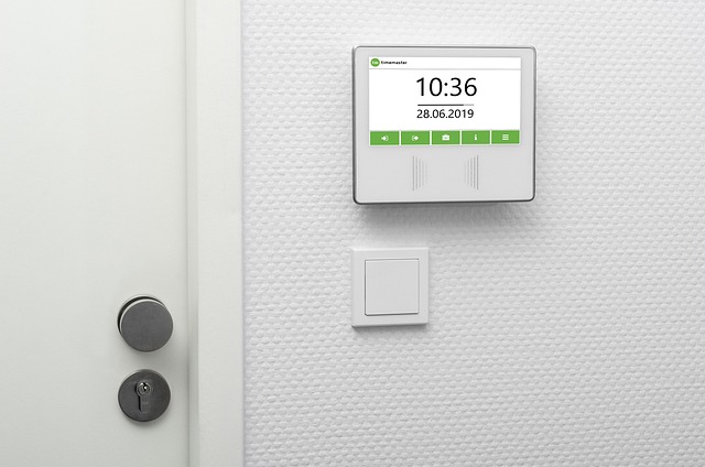 Time and attendance clock for tracking work hours